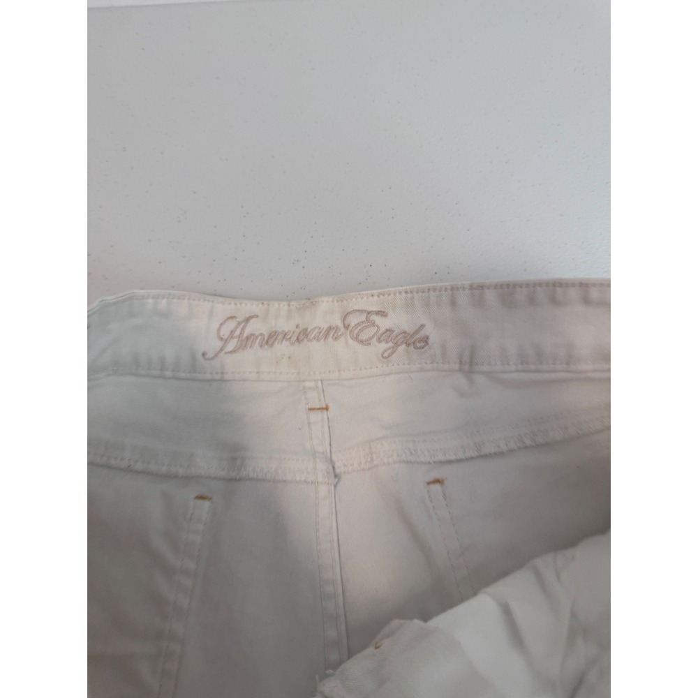 American Eagle White Denim Midi Shorts Low Rise Rolled Hem Size 12 Boho Y2K oo - Picture 6 of 7